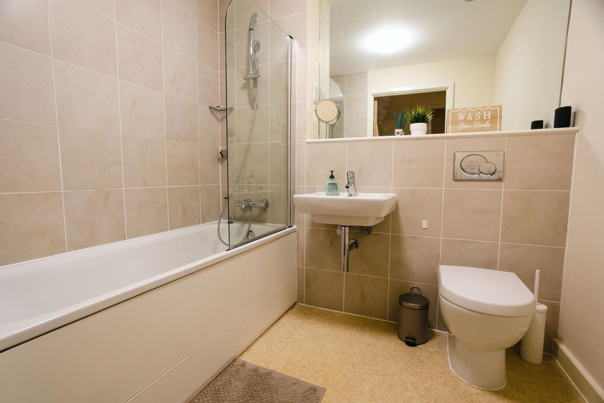 Centre Harbourside 2 Bedrooms 2 Bathrooms Bristol